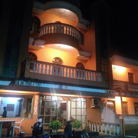 Hôtel Palm Grove à Cavelossim Extérieur photo